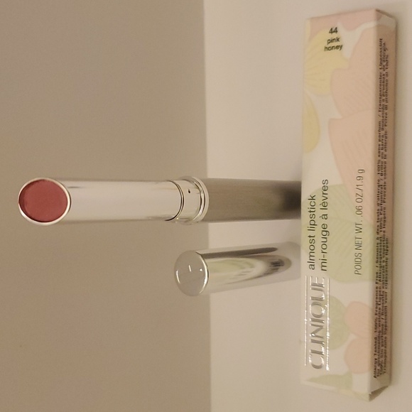 Clinique Almost Lipstick 44 PINK HONEY. 0.06 oz/1.9 g. BNIB, PRICE IS FIRM! - Picture 2 of 4